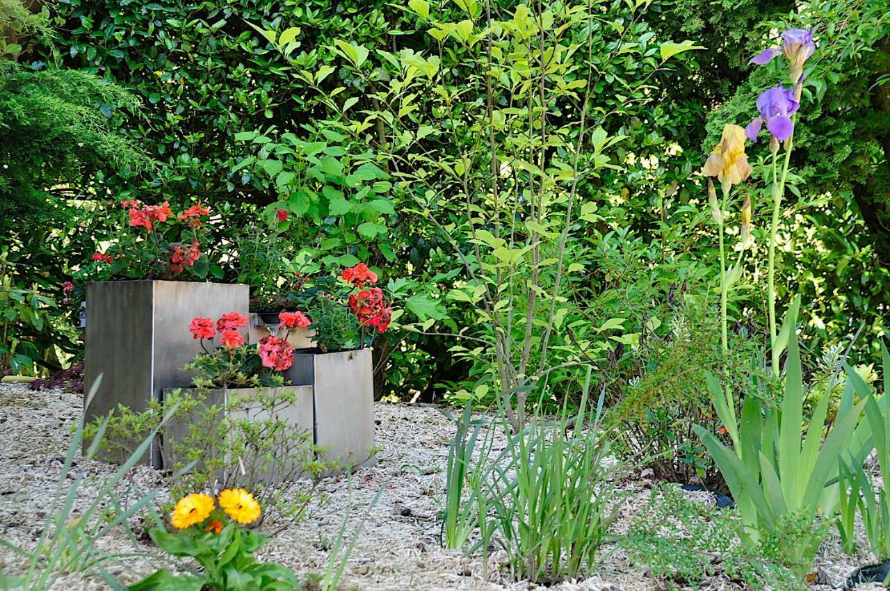 Au Jardin De Lisa Bed & Breakfast Cherreau Exterior photo